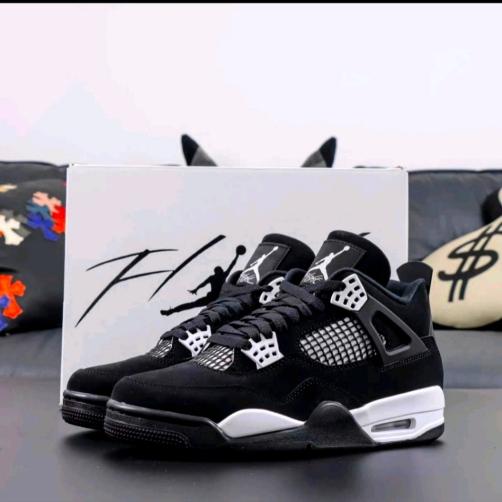 Jordan 4 Black Thunder Sneaker